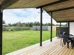 6 Person Holiday Home in Ulfborg