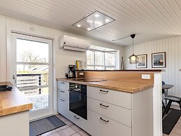 5 Star Holiday Home in Hals