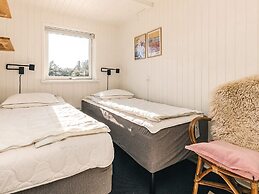 5 Star Holiday Home in Hals