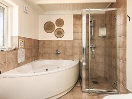 5 Star Holiday Home in Hals