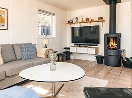5 Star Holiday Home in Hals