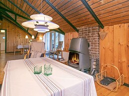 6 Person Holiday Home in Roslev