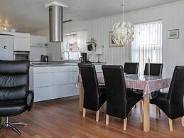 6 Person Holiday Home in Ulfborg