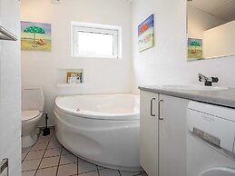 6 Person Holiday Home in Ulfborg