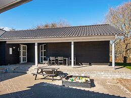 5 Star Holiday Home in Logstor