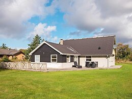 8 Person Holiday Home in Ulfborg-by Traum