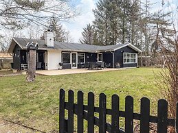 5 Star Holiday Home in Hals
