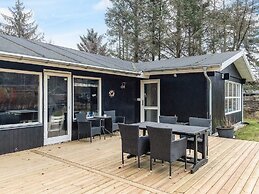 5 Star Holiday Home in Hals