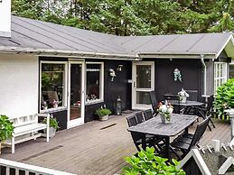 5 Star Holiday Home in Hals
