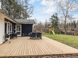 5 Star Holiday Home in Hals