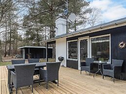 5 Star Holiday Home in Hals