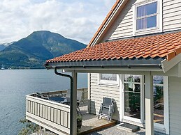 4 Star Holiday Home in Leikanger