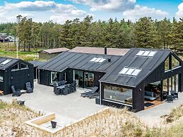 5 Star Holiday Home in Albaek