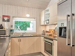 5 Star Holiday Home in Aakirkeby