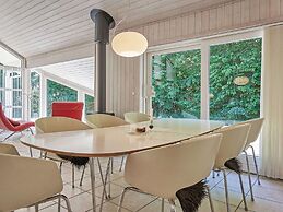 5 Star Holiday Home in Aakirkeby