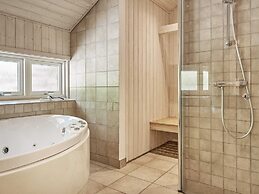 5 Star Holiday Home in Aakirkeby