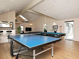 5 Star Holiday Home in Vaeggerlose