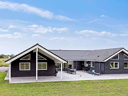 5 Star Holiday Home in Vaeggerlose