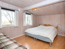 Spacious Holiday Home in Hemmet near Sea