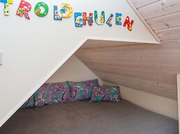 Spacious Holiday Home in Hemmet near Sea