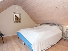 Spacious Holiday Home in Hemmet near Sea