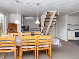 Spacious Holiday Home in Hemmet near Sea