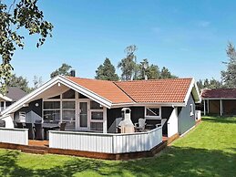 5 Star Holiday Home in Vaeggerlose