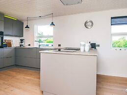 6 Person Holiday Home in Allingabro-by Traum