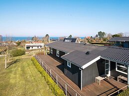 6 Person Holiday Home in Allingabro-by Traum