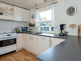 6 Person Holiday Home in Allingabro-by Traum