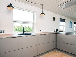 6 Person Holiday Home in Allingabro-by Traum