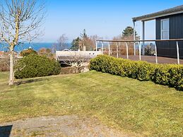 6 Person Holiday Home in Allingabro-by Traum