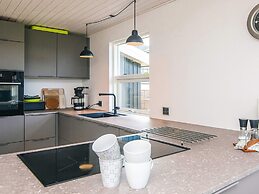 6 Person Holiday Home in Allingabro-by Traum
