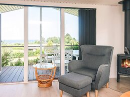 6 Person Holiday Home in Allingabro-by Traum