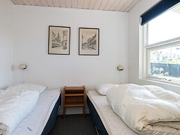 6 Person Holiday Home in Allingabro-by Traum