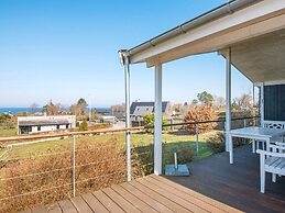 6 Person Holiday Home in Allingabro-by Traum
