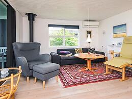 6 Person Holiday Home in Allingabro-by Traum