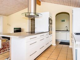 5 Star Holiday Home in Hovborg