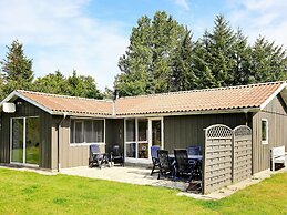 Quaint Holiday Home in Farsø With Indoor Whirlpool