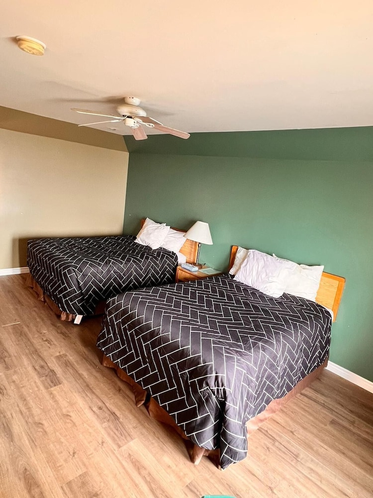 Caswell Resort Hotel