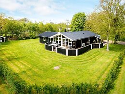 8 Person Holiday Home in Hemmet