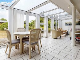 8 Person Holiday Home in Vaeggerlose