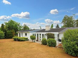 8 Person Holiday Home in Vaeggerlose