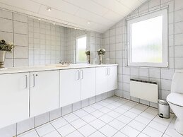8 Person Holiday Home in Vaeggerlose