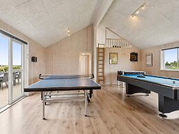5 Star Holiday Home in Spottrup