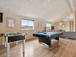 5 Star Holiday Home in Spottrup