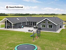 5 Star Holiday Home in Spottrup