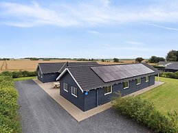 5 Star Holiday Home in Spottrup