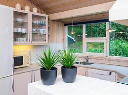 Secluded Holiday Home in Henne near Beach