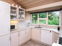 Secluded Holiday Home in Henne near Beach